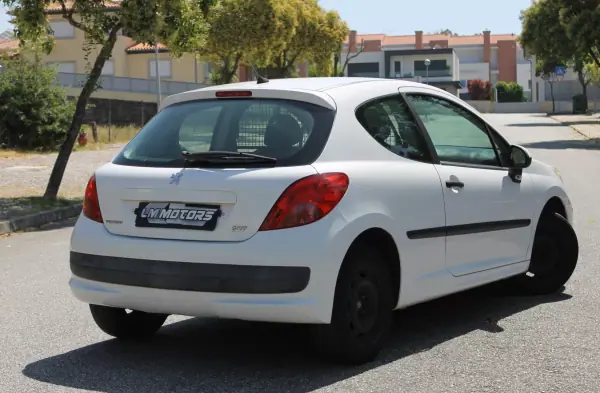 Peugeot 207 2007 - 4750 EUR, 156000 km - AUTO.MOTO.pt - 156000km - foto 7 de 23