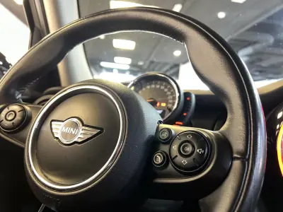 MINI 5 Portas 2016 - 13990 EUR, 95000 km - AUTO.MOTO.pt - 95000km - foto 24 de 41