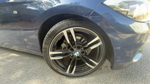BMW 116 2015 - 9990 EUR, 227000 km - AUTO.MOTO.pt - 227000km - foto 11 de 13