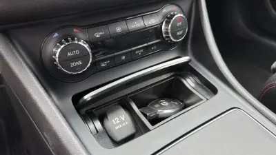 Mercedes-Benz CLA 200 2017 - 21800 EUR, 181000 km - AUTO.MOTO.pt - 181000km - foto 39 de 55
