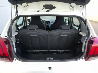 Peugeot 108 2014 - 6750 EUR, 58030 km - AUTO.MOTO.pt - 58030km - foto 23 de 28