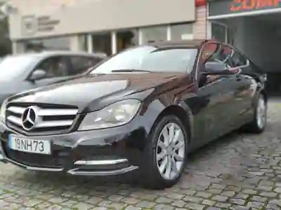Mercedes-Benz C 220 2012 - 14900 EUR, 222999 km - AUTO.MOTO.pt - 222999km - foto 4 de 15