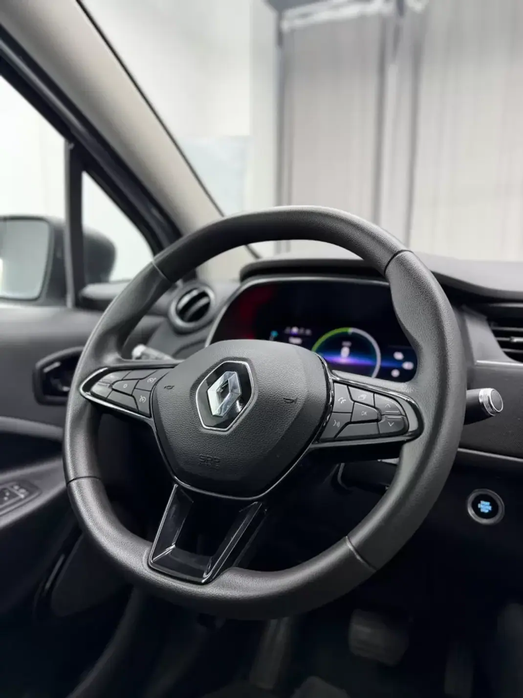 Renault Zoe 2020 - 15750 EUR, 43000 km - 43000km - foto 15 de 18