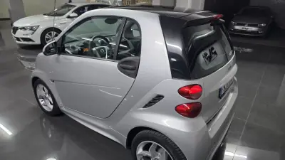 Smart ForTwo Coupé 2014 - 8990 EUR, 130000 km - AUTO.MOTO.pt - 130000km - foto 29 de 42