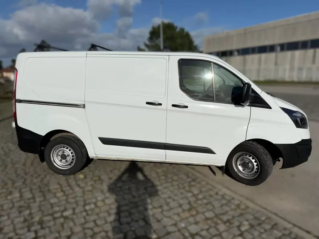 Ford TRANSIT CUSTOM 2.0 L2 H2 2.0 130 CV 2015 - 16500 EUR, 117500 km - AUTO.MOTO.pt - 117500km - foto 3 de 16