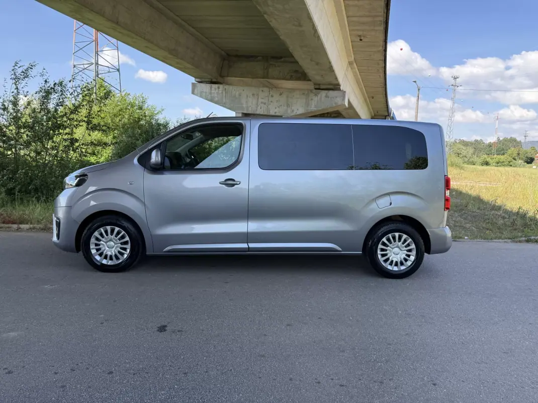 Toyota Proace Verso 2020 - 28890 EUR, 146000 km - AUTO.MOTO.pt - 146000km - foto 7 de 30