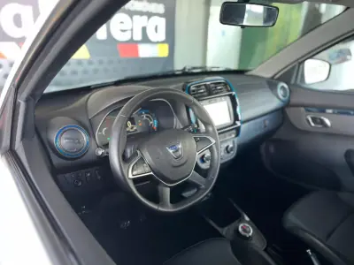 Dacia Spring 2021 - 12900 EUR, 14900 km - AUTO.MOTO.pt - 14900km - foto 12 de 28