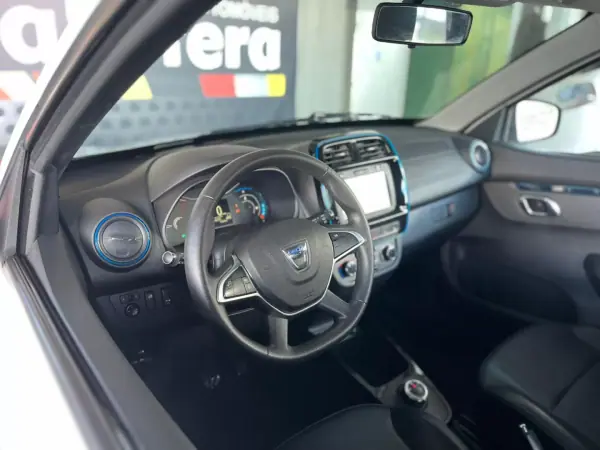 Dacia Spring 2021 - 12900 EUR, 14900 km - AUTO.MOTO.pt - 14900km - foto 12 de 28