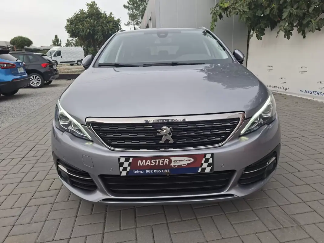 Peugeot 308 SW 2021 - 13490 EUR, 46850 km - 46850km - foto 15 de 28
