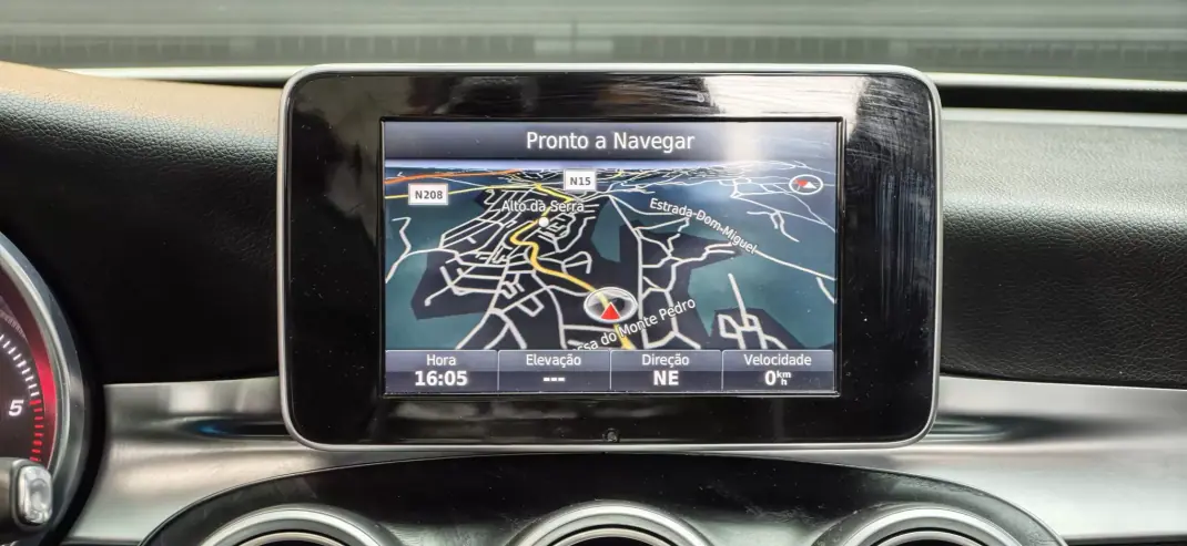 Mercedes-Benz C 220 2016 - 22990 EUR, 170000 km - AUTO.MOTO.pt - 170000km - foto 32 de 36