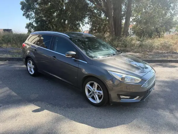 Ford Focus SW 2017 - 9900 EUR, 155000 km - AUTO.MOTO.pt - 155000km - foto 12 de 26