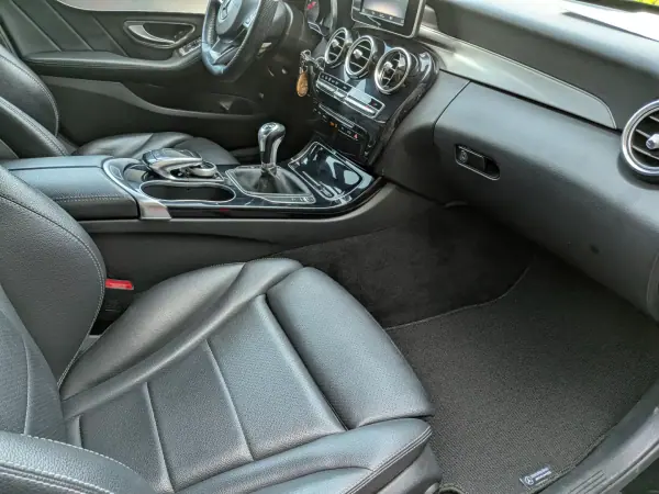 Mercedes-Benz C 200 2018 - 19900 EUR, 220000 km - AUTO.MOTO.pt - 220000km - foto 17 de 17