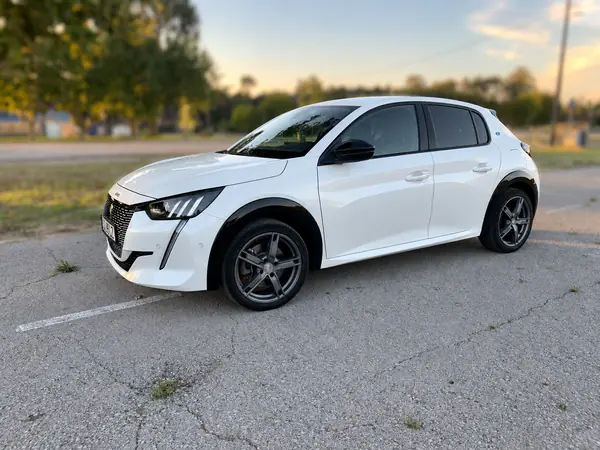 Peugeot e-208 50 kWh GT 2022 Electric