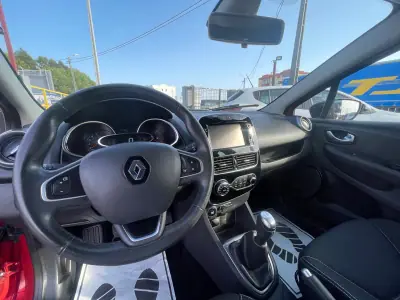 Renault Clio 2017 - 11950 EUR, 94905 km - AUTO.MOTO.pt - 94905km - foto 15 de 27