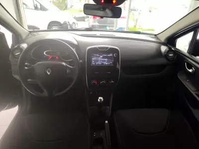 Renault Clio Sport Tourer 2015 - 9980 EUR, 64000 km - AUTO.MOTO.pt - 64000km - foto 16 de 20