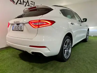 Maserati Levante 2016 - 44500 EUR, 232000 km - AUTO.MOTO.pt - 232000km - foto 8 de 55