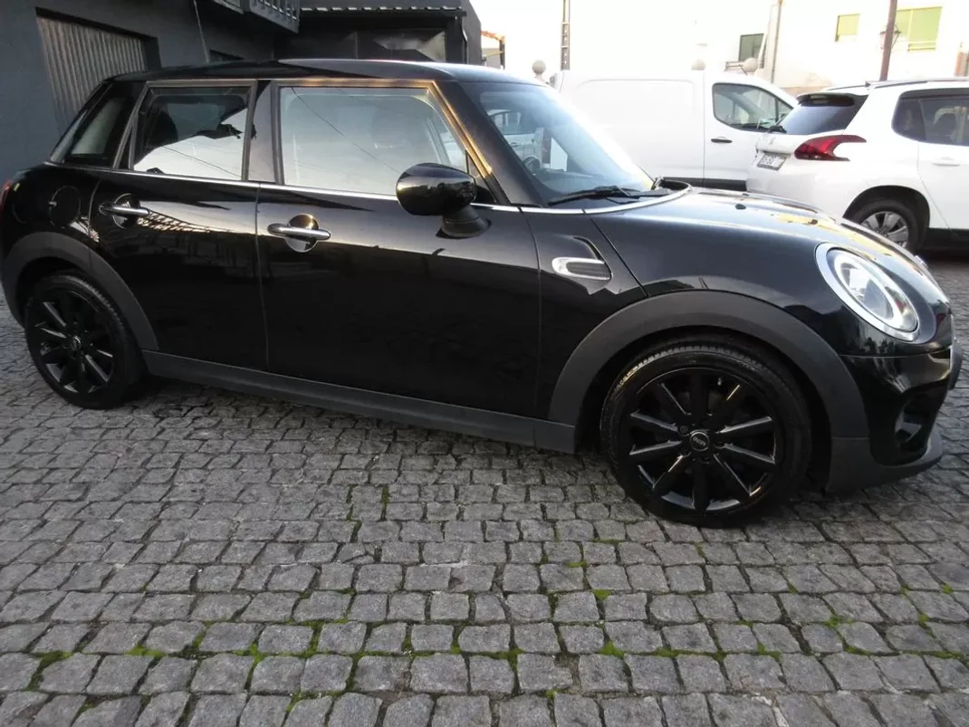 MINI Cooper 2021 - 19990 EUR, 90000 km - AUTO.MOTO.pt - 90000km - foto 18 de 52