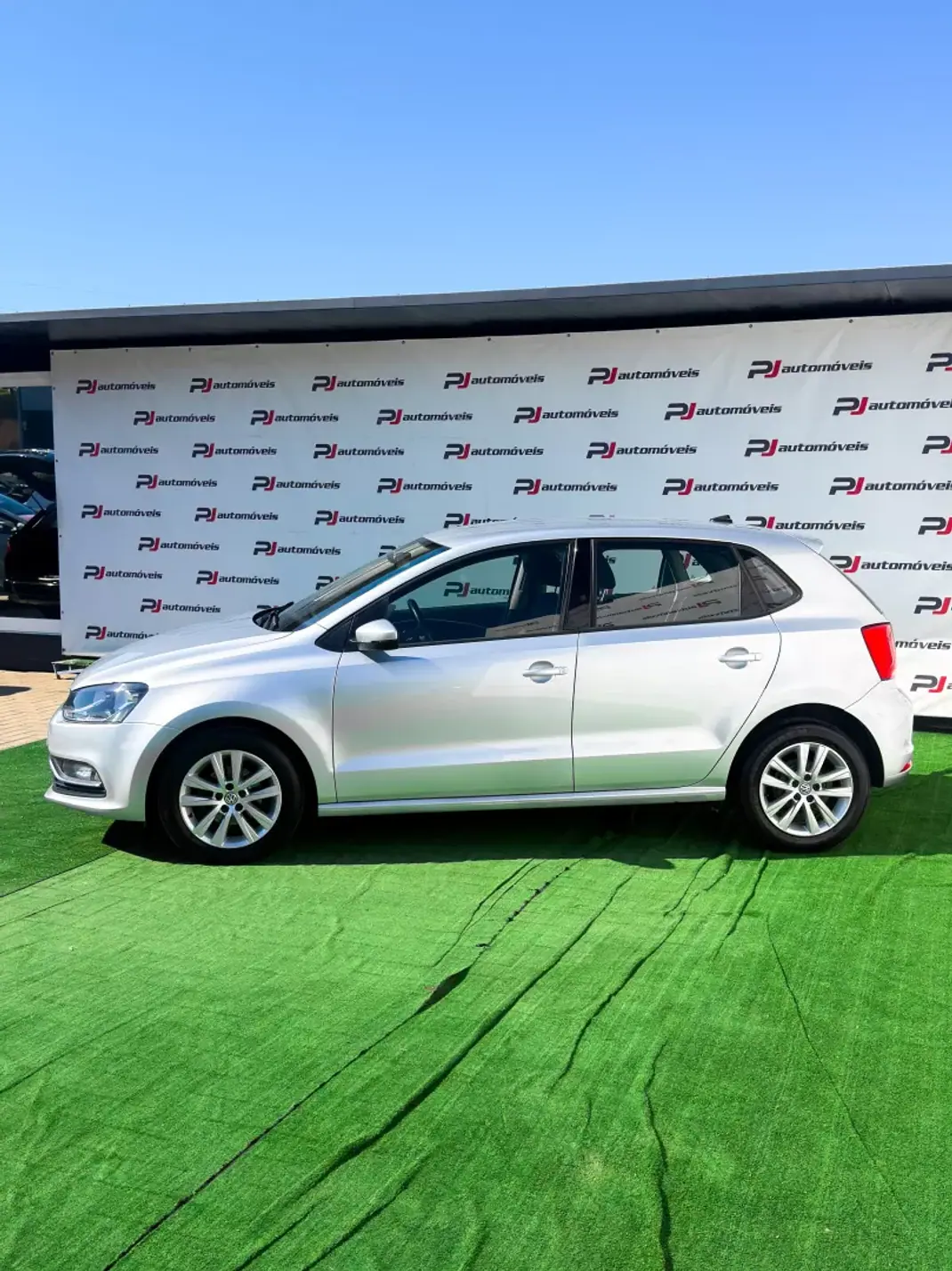 Volkswagen Polo 2016 - 9500 EUR, 131632 km - 131632km - foto 2 de 23