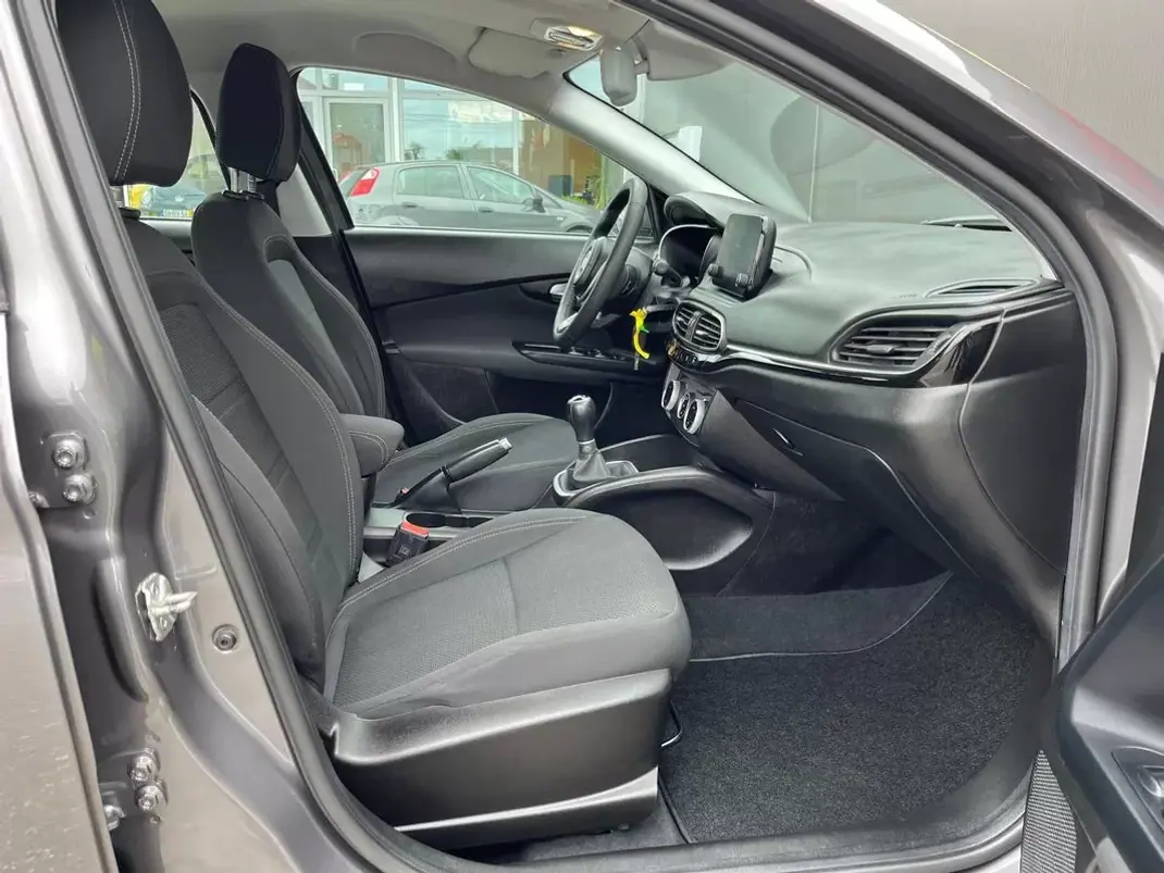 Fiat Tipo 2021 - 11900 EUR, 116480 km - AUTO.MOTO.pt - 116480km - foto 33 de 34