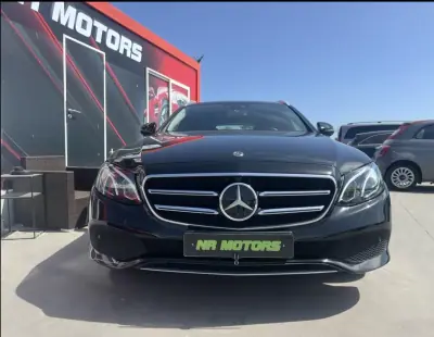 Mercedes-Benz E 300 2020 - 31947 EUR, 131000 km - AUTO.MOTO.pt - 131000km - foto 3 de 20