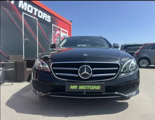 Mercedes-Benz E 300 2020 - 31947 EUR, 131000 km - AUTO.MOTO.pt - 131000km - foto 3 de 20