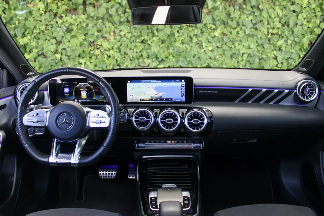 Mercedes-Benz A 35 AMG 2019 - 35900 EUR, 122000 km - 122000km - foto 18 de 24