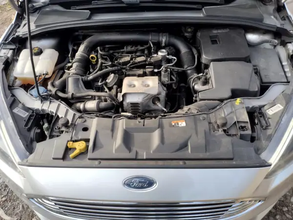 Ford Focus 2018 - 9999 EUR, 160000 km - AUTO.MOTO.pt - 160000km - foto 29 de 30