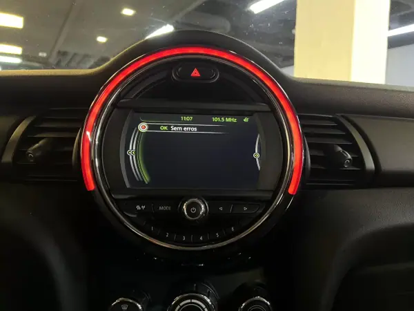 MINI 5 Portas 2016 - 13990 EUR, 95000 km - AUTO.MOTO.pt - 95000km - foto 23 de 41