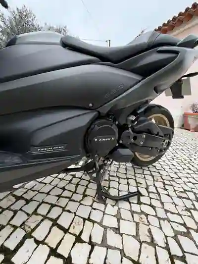 Yamaha TMAX 2021 - 10000 EUR, 18000 km - 18000km - foto 7 de 9