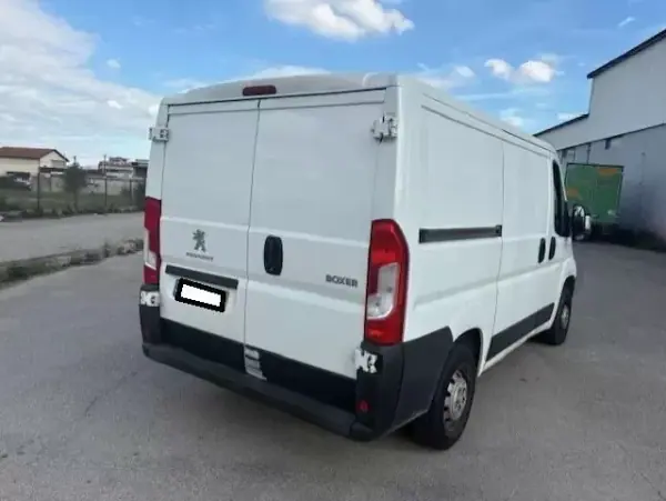 Peugeot BOXER 2.2 HDI FIBRADA L2H2 PREMIUM 2020 - 12999 EUR, 90000 km - AUTO.MOTO.pt - 90000km - foto 10 de 13
