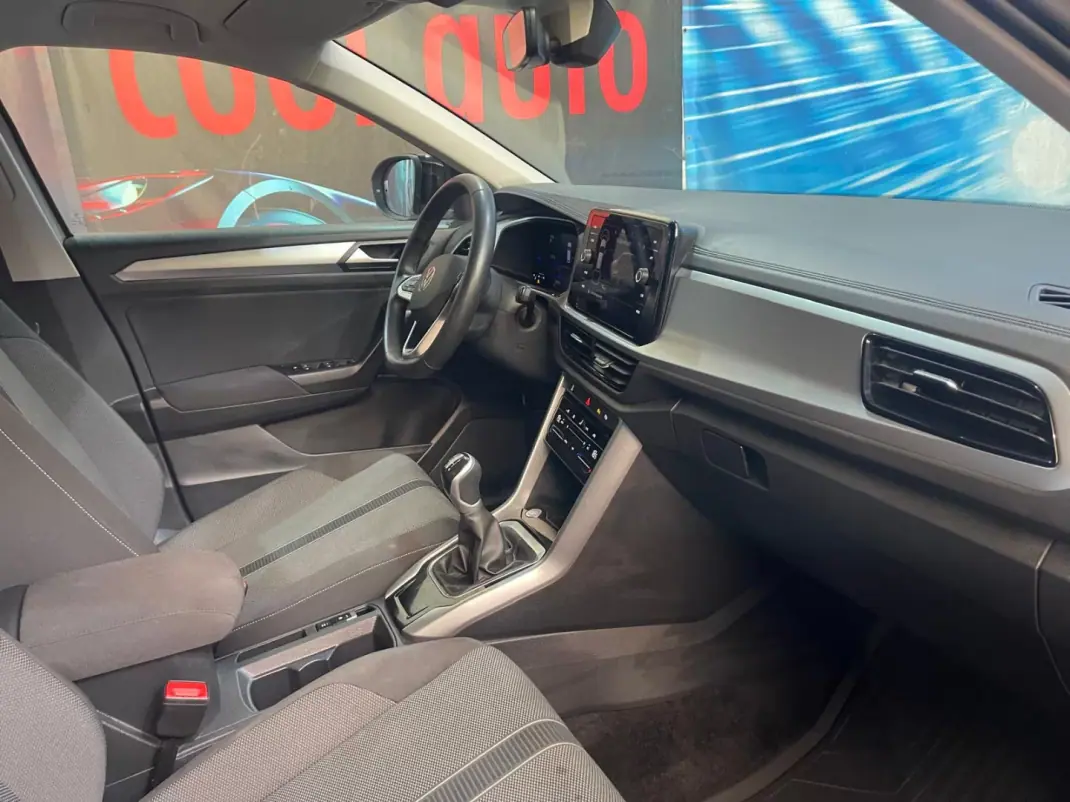 Volkswagen T-Roc 2024 - 21999 EUR, 12000 km - 12000km - foto 34 de 50