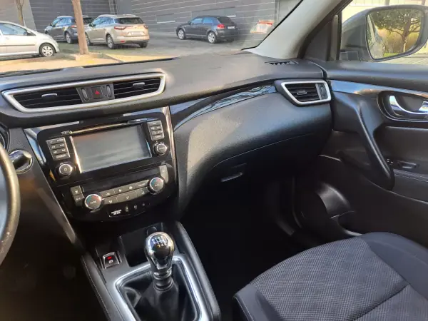 Nissan Qashqai 2014 - 12950 EUR, 150000 km - AUTO.MOTO.pt - 150000km - foto 14 de 25