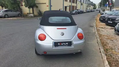 Volkswagen New Beetle Cabriolet 2004 - 9890 EUR, 127830 km - AUTO.MOTO.pt - 127830km - foto 25 de 48