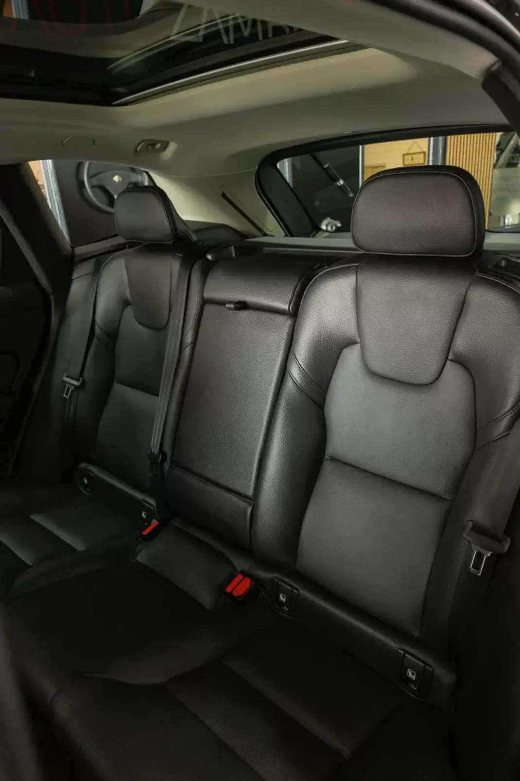 Volvo XC 60 2022 - 44900 EUR, 74400 km - AUTO.MOTO.pt - 74400km - foto 9 de 27