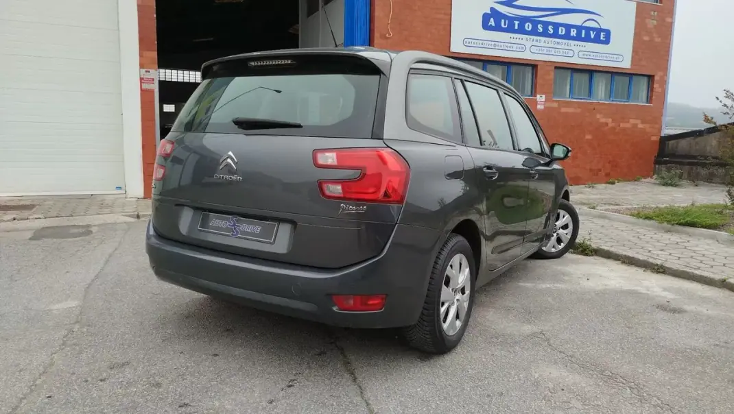 Citroën C4 Grand Picasso 2014 - 10500 EUR, 171000 km - AUTO.MOTO.pt - 171000km - foto 10 de 14