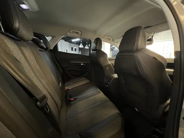 Peugeot 3008 2018 - 18490 EUR, 170000 km - AUTO.MOTO.pt - 170000km - foto 40 de 44