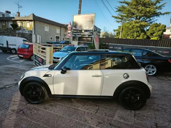 MINI Cooper 2008 - 8500 EUR, 180878 km - AUTO.MOTO.pt - 180878km - foto 12 de 27