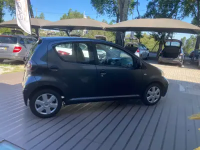 Toyota Aygo 2010 - 6350 EUR, 112630 km - AUTO.MOTO.pt - 112630km - foto 6 de 18