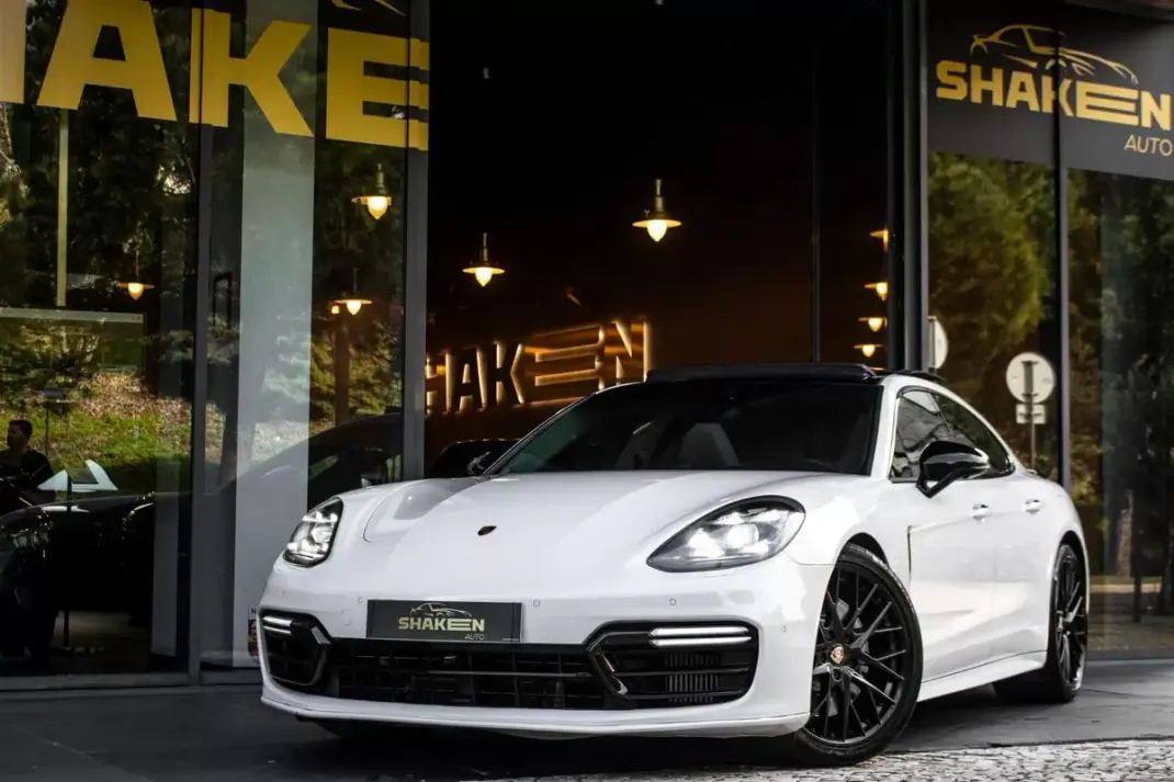 Porsche Panamera 2022 - 99950 EUR, 92267 km - AUTO.MOTO.pt - 92267km - foto 1 de 49