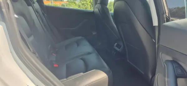 Tesla Model 3 2022 - 30000 EUR, 48000 km - AUTO.MOTO.pt - 48000km - foto 10 de 18