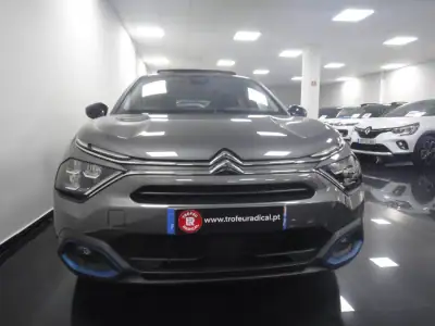 Citroën e-C4 2022 - 19500 EUR, 28000 km - AUTO.MOTO.pt - 28000km - foto 2 de 33