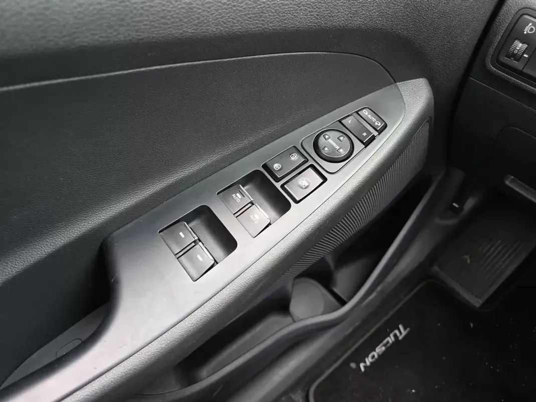 Hyundai Tucson 2019 - 18250 EUR, 137900 km - AUTO.MOTO.pt - 137900km - foto 27 de 31