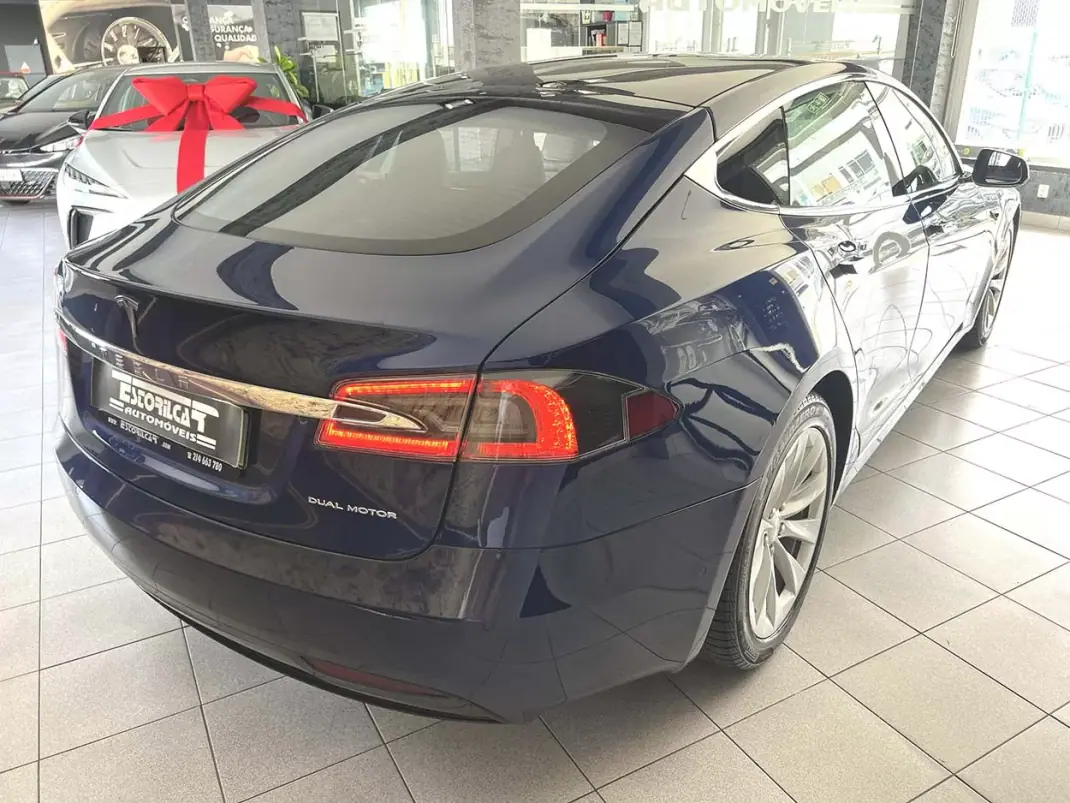 Tesla Model S 2020 - 46800 EUR, 44110 km - 44110km - foto 4 de 25