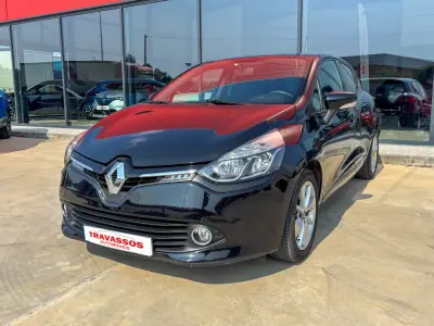 Renault Clio 2016 - 10900 EUR, 119999 km - AUTO.MOTO.pt - 119999km - foto 1 de 14