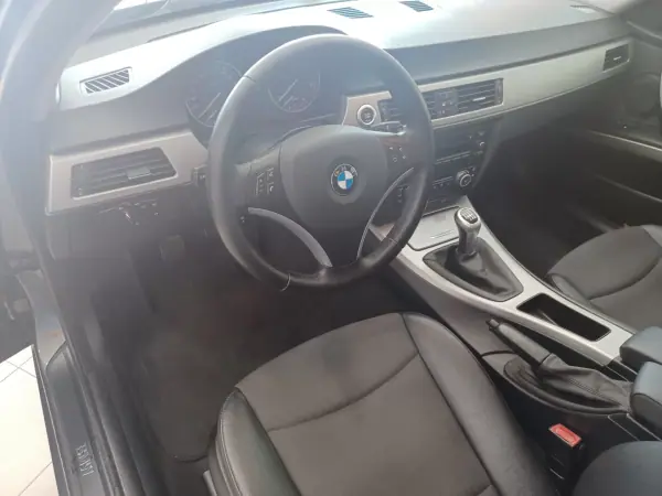 BMW 318 2008 - 9390 EUR, 172104 km - 172104km - foto 11 de 37