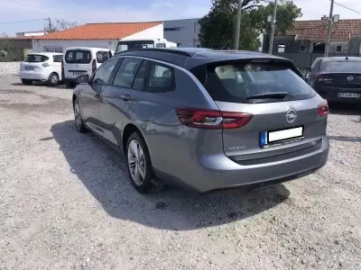 Opel Insignia Sports Tourer 2021 - 13499 EUR, 120000 km - AUTO.MOTO.pt - 120000km - foto 11 de 12