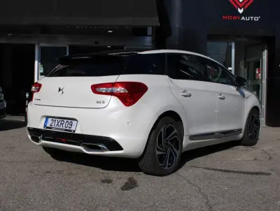 DS DS5 2016 - 14440 EUR, 153500 km - AUTO.MOTO.pt - 153500km - foto 9 de 34