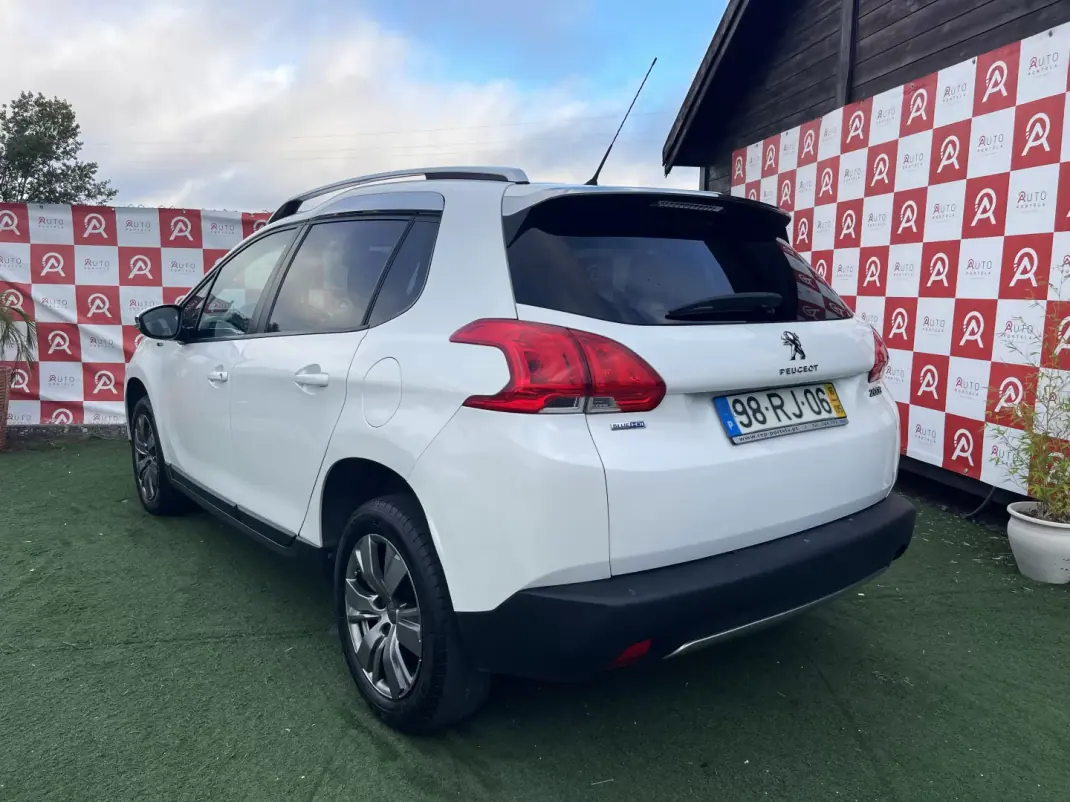 Peugeot 2008 2016 - 10990 EUR, 184350 km - 184350km - foto 4 de 19