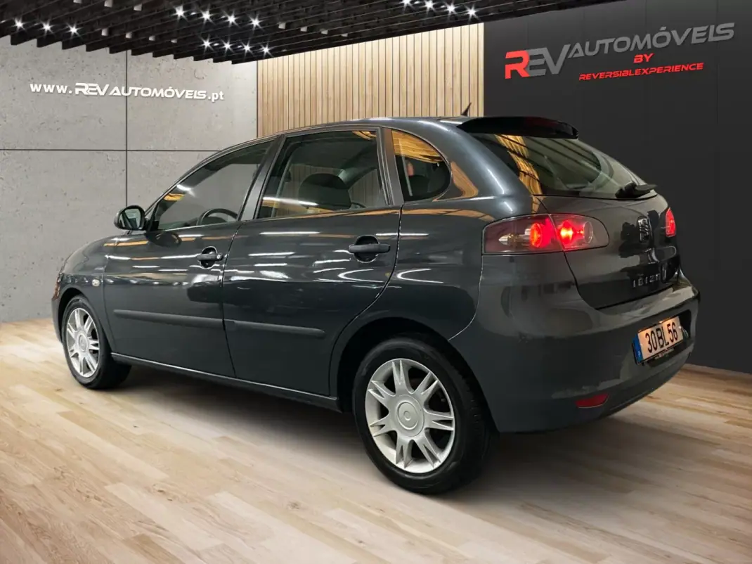 SEAT Ibiza 2005 - 3450 EUR, 199600 km - AUTO.MOTO.pt - 199600km - foto 4 de 19
