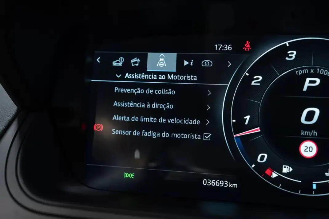 Jaguar F-Type 2021 - 57950 EUR, 36000 km - AUTO.MOTO.pt - 36000km - foto 32 de 46